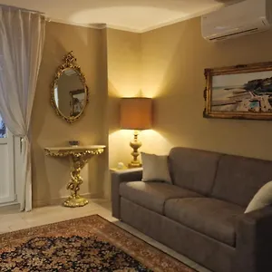 la-casa-tra-i-caruggi.hotelitalianriviera.com/